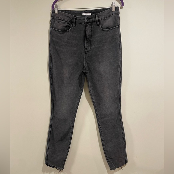 Good American Good Curve Skinny Jeans Raw
Edge Cropped Washed Black Distressed - Picture 5 of 10